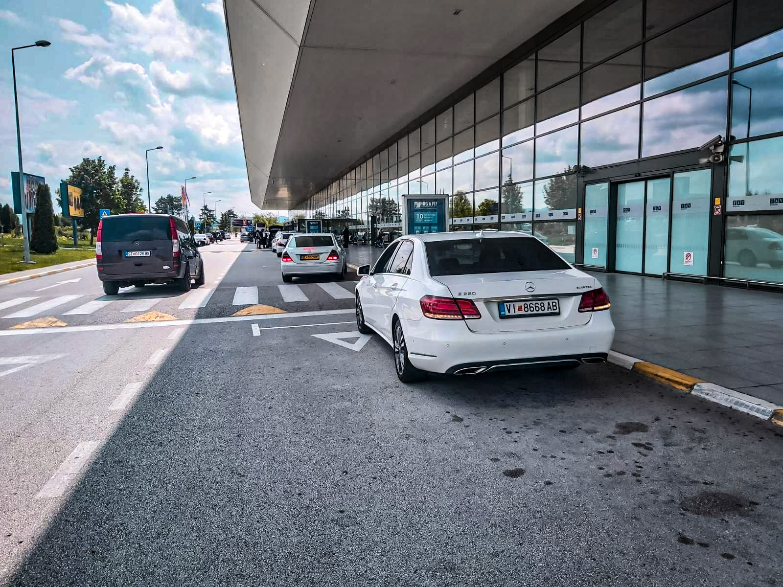 Mercedes E-Class бел